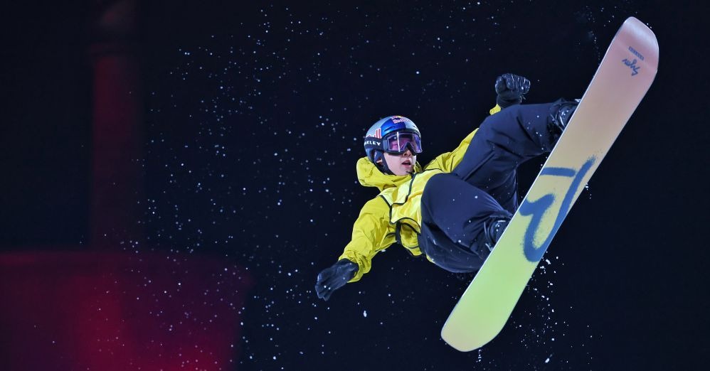 湖人詹姆斯关键三分带队取胜太阳